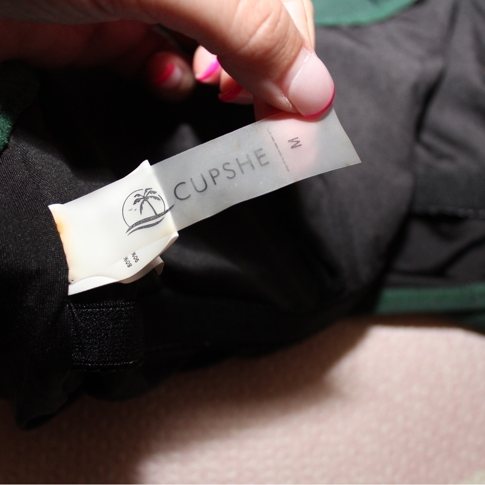 CUPSHE Dark Green Ruffle One Piece Swimsuit Ribbed - Picture 6 of 8